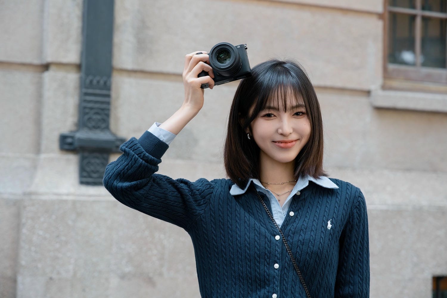 Khoảng cách lấy nét tối thiểu là 0.55m