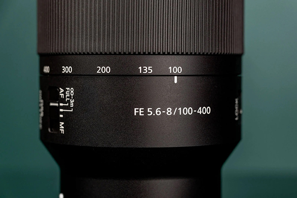 Thiết kế gọn nhẹ nhất phân khúc 100-400mm ngàm E