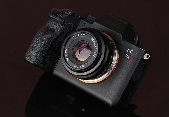 Ống kính TTartisan 50mm F2 