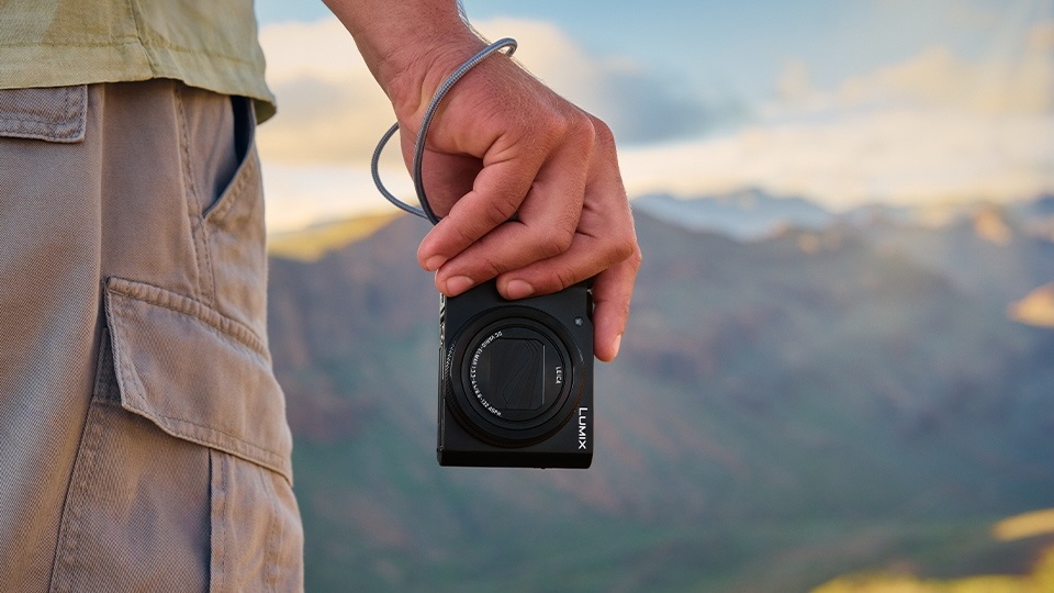 Panasonic Lumix ZS300 loại bỏ EVF