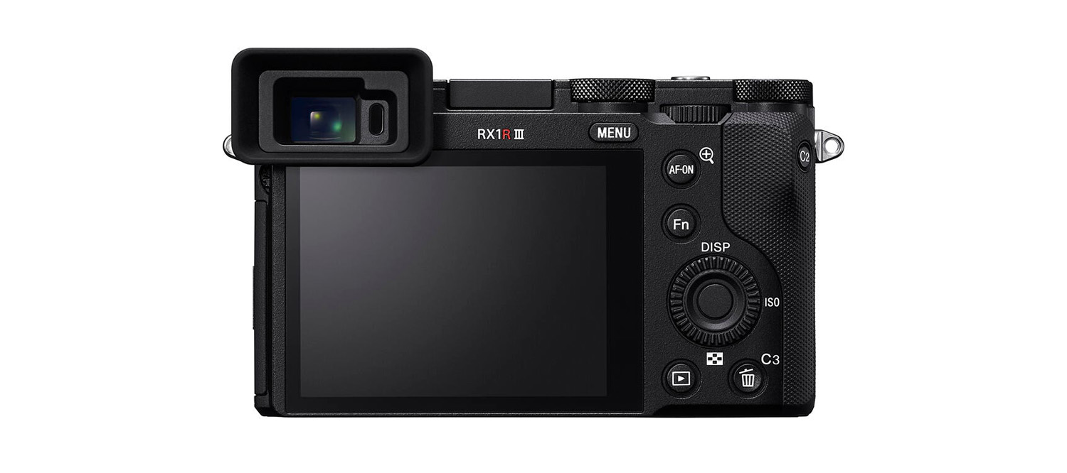 Mặt trước máy ảnh Sony RX1R III