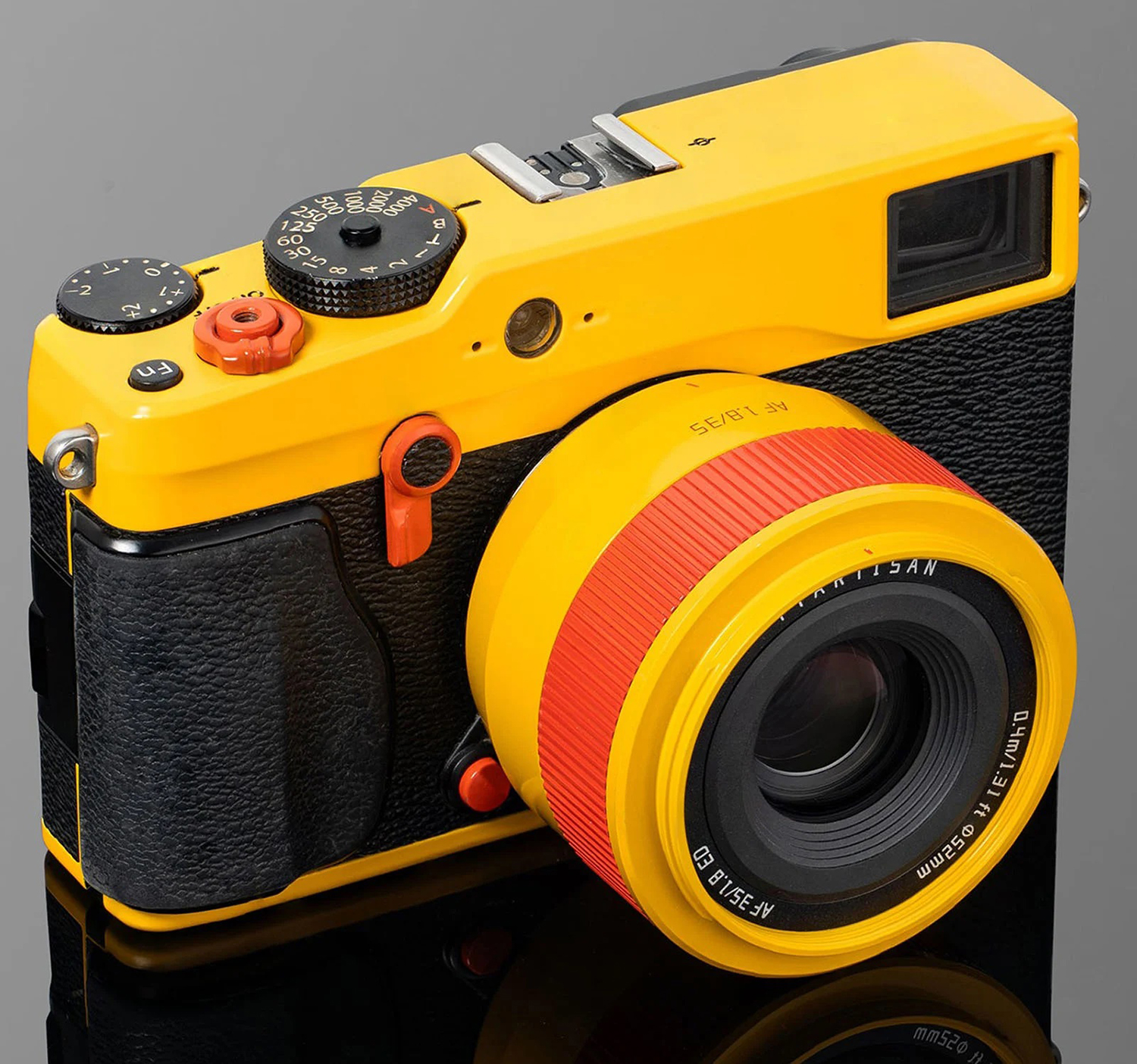 Ngàm và giá bán TTArtisan AF 35mm f/1.8 II “Orange Pop”
