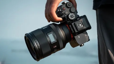 Ra mắt Viltrox AF 35mm F1.2 LAB FE có thiết kế dễ sử dụng