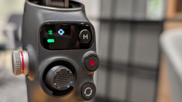 Review DJI OM 7P/7: Các nút điều khiển