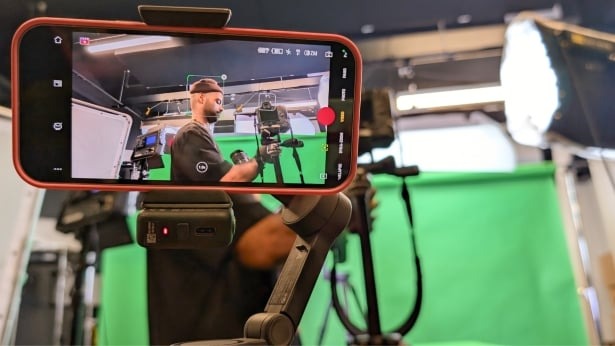 Review DJI Osmo Mobile 7P: Tính năng theo dõi chủ thể