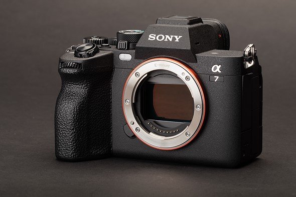 Sony A7 IV sở hữu cảm biến BSI-CMOS 33MP