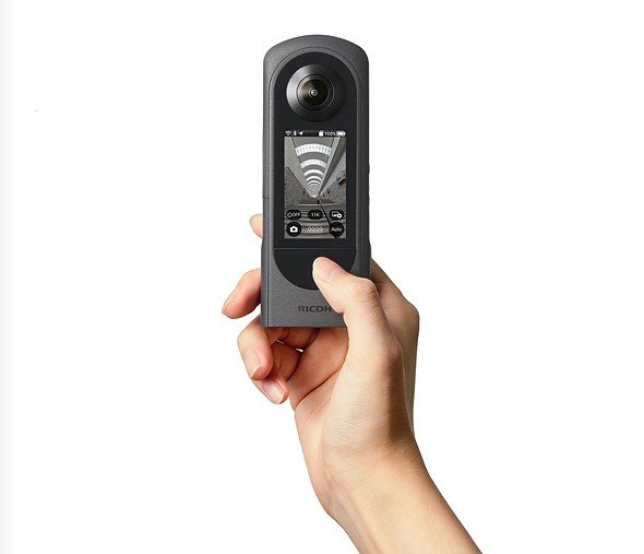 Theta X có thể quay 5.7K ở tốc độ 30 khung hình/giây