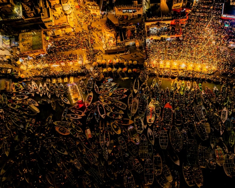Bức ảnh "Aarti Under the Stars"