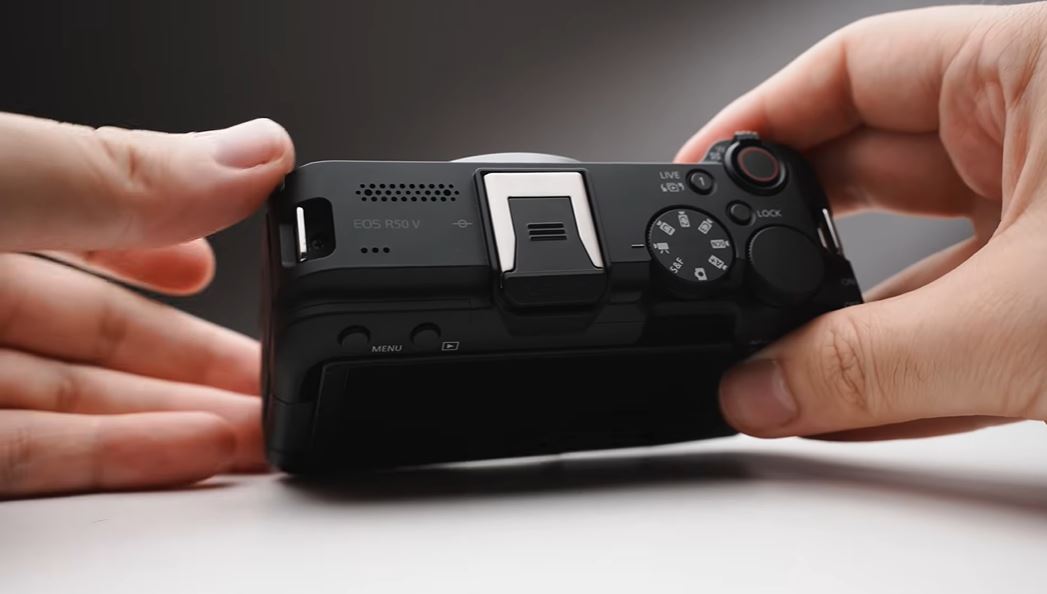 Canon R50 V không hỗ trợ bông lọc gió