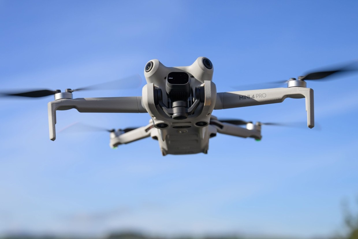 So sánh DJI Neo vs DJI Mini 4 Pro: Khả năng bay