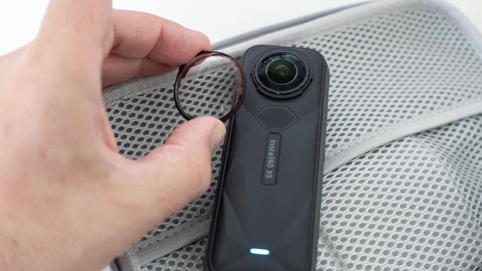 Insta360 X5 sở hữu ống kính có thể thay thế