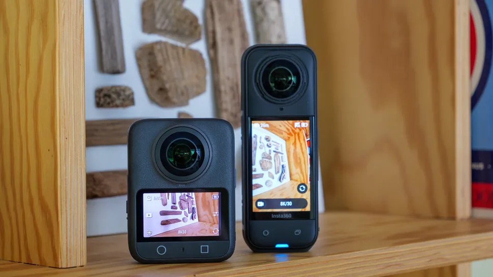 So sánh DJI Osmo 360 vs Insta360 X5: Màn hình