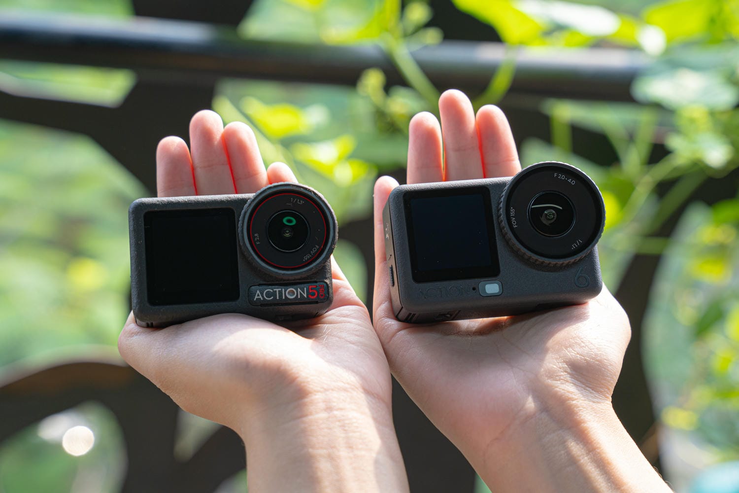 Action 5 nhẹ nhất trong ba mẫu với 146g