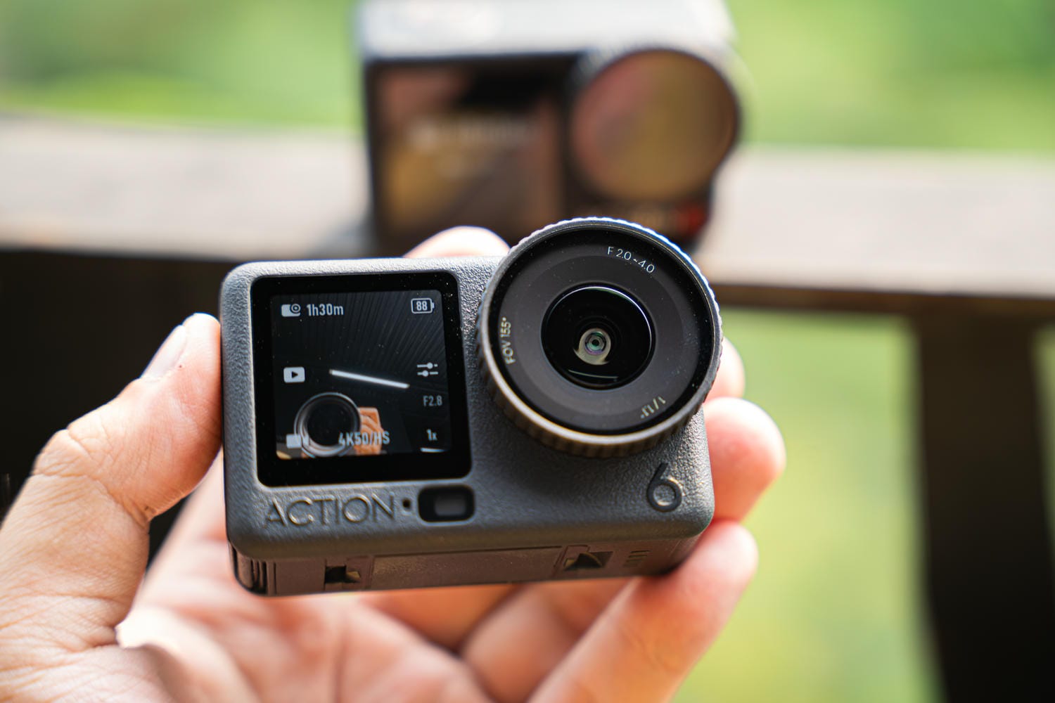 Cảm biến 1/1.1" trên Action 6 có thể quay thiếu sáng tốt