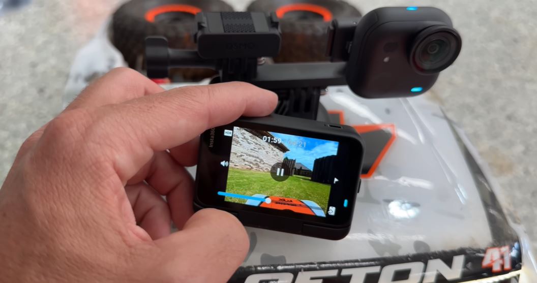 Go Ultra cho phép phát lại clip trực tiếp ngay trên camera