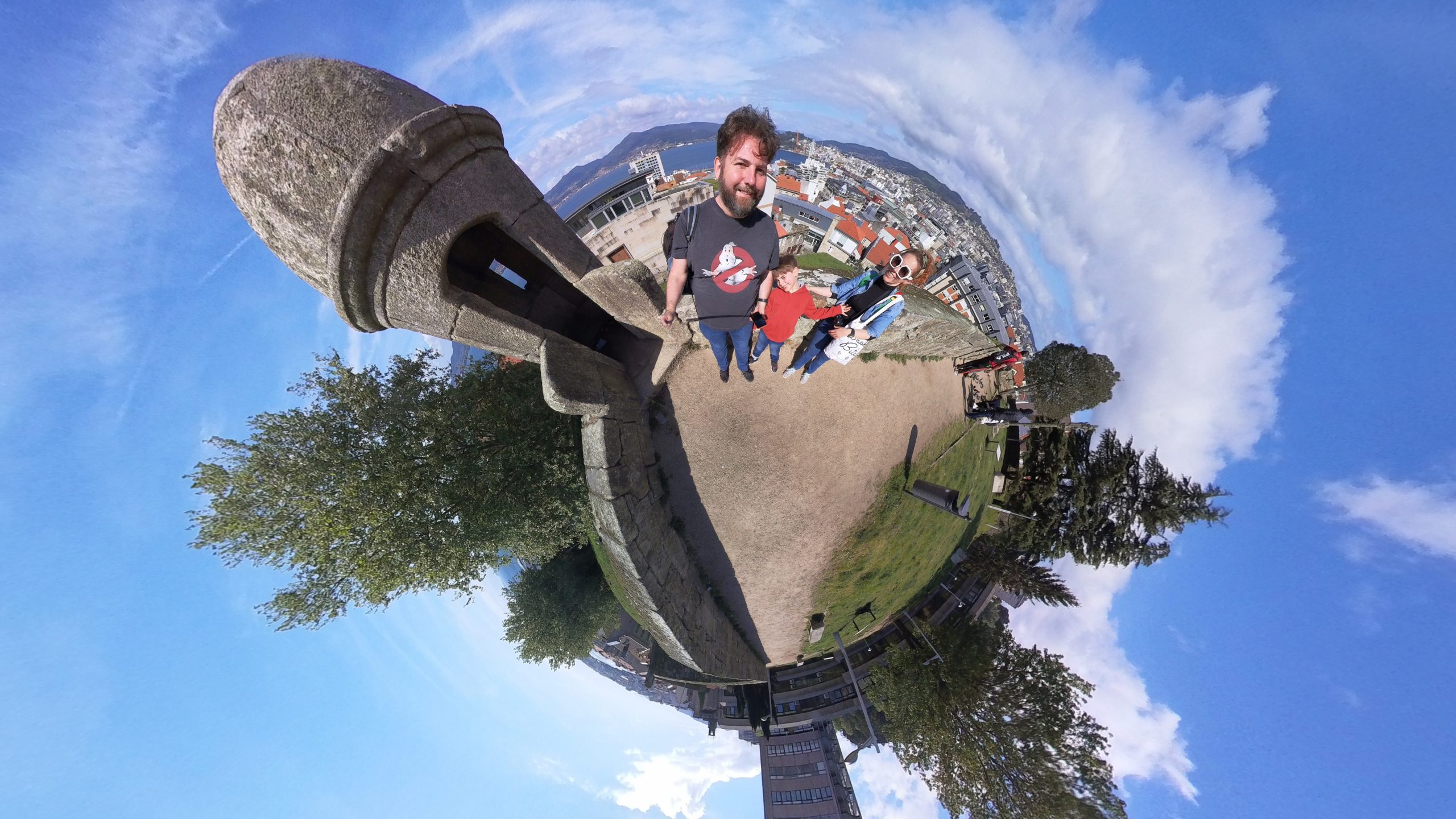 Insta360 X5 cho phép quay 360° toàn cảnh