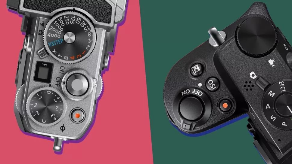 Sự khác biệt lớn nhất giữa Nikon Z fc và X50 là báng tay cầm.