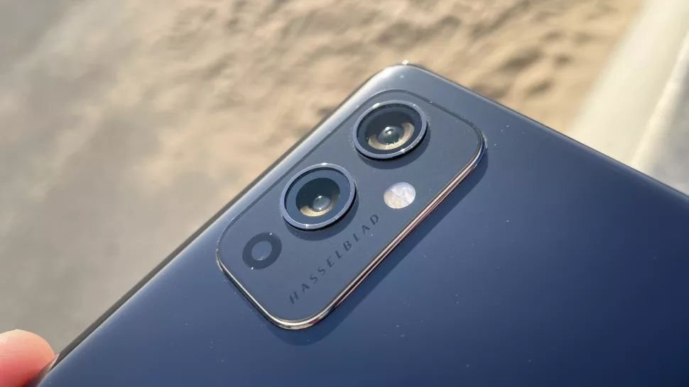 OnePlus 9, Samsung Galaxy S21 và iPhone 12: Đâu là chiếc flagship phù hợp với bạn?