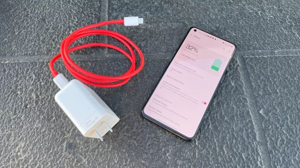 OnePlus 9, Samsung Galaxy S21 và iPhone 12: Đâu là chiếc flagship phù hợp với bạn?