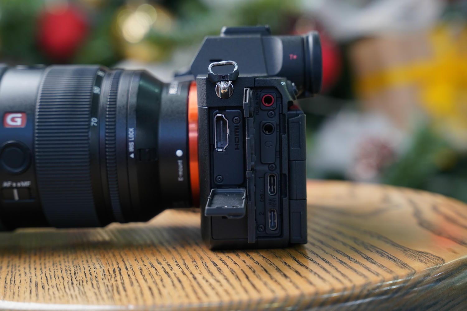 So sánh A7 V vs A7 IV: Cổng kết nối