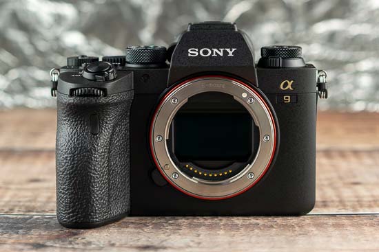 Sony A9 III và Sony A9 II đều được thiết kế với mức năng lượng pin như nhau