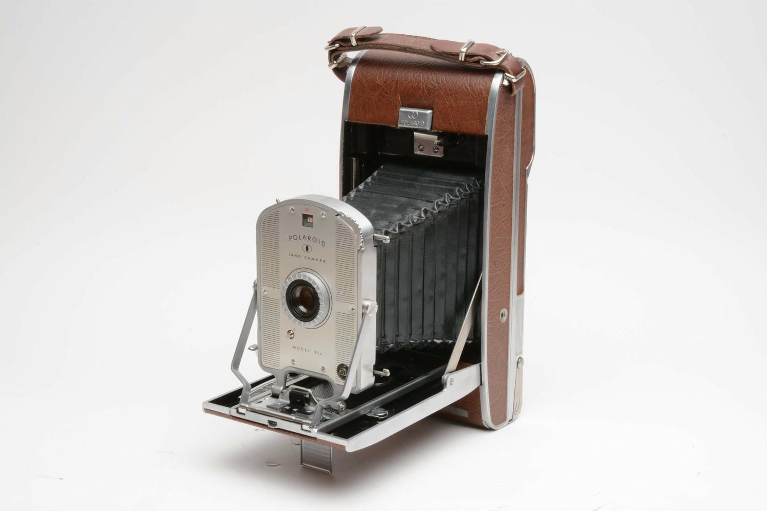 Polaroid Model 95 đánh dấu sự ra đời của máy ảnh chụp lấy liền