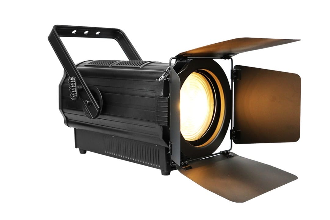 Đèn Fresnel LED mát hơn và an toàn khi dùng trong không gian kín