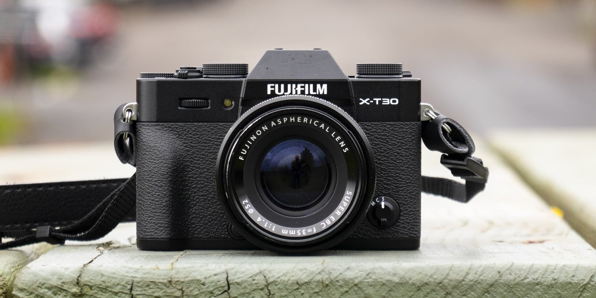 Fujifilm X-S10 - Mãu máy ảnh tầm trung tương tự X-T30 và X-E3