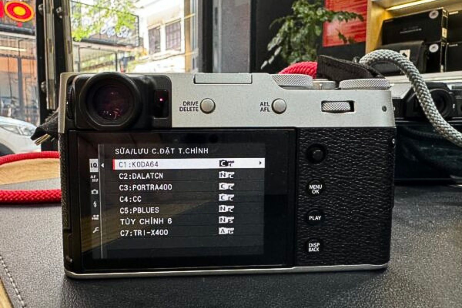 Số lượng tùy chọn thay đổi tùy theo đời máy và cảm biến