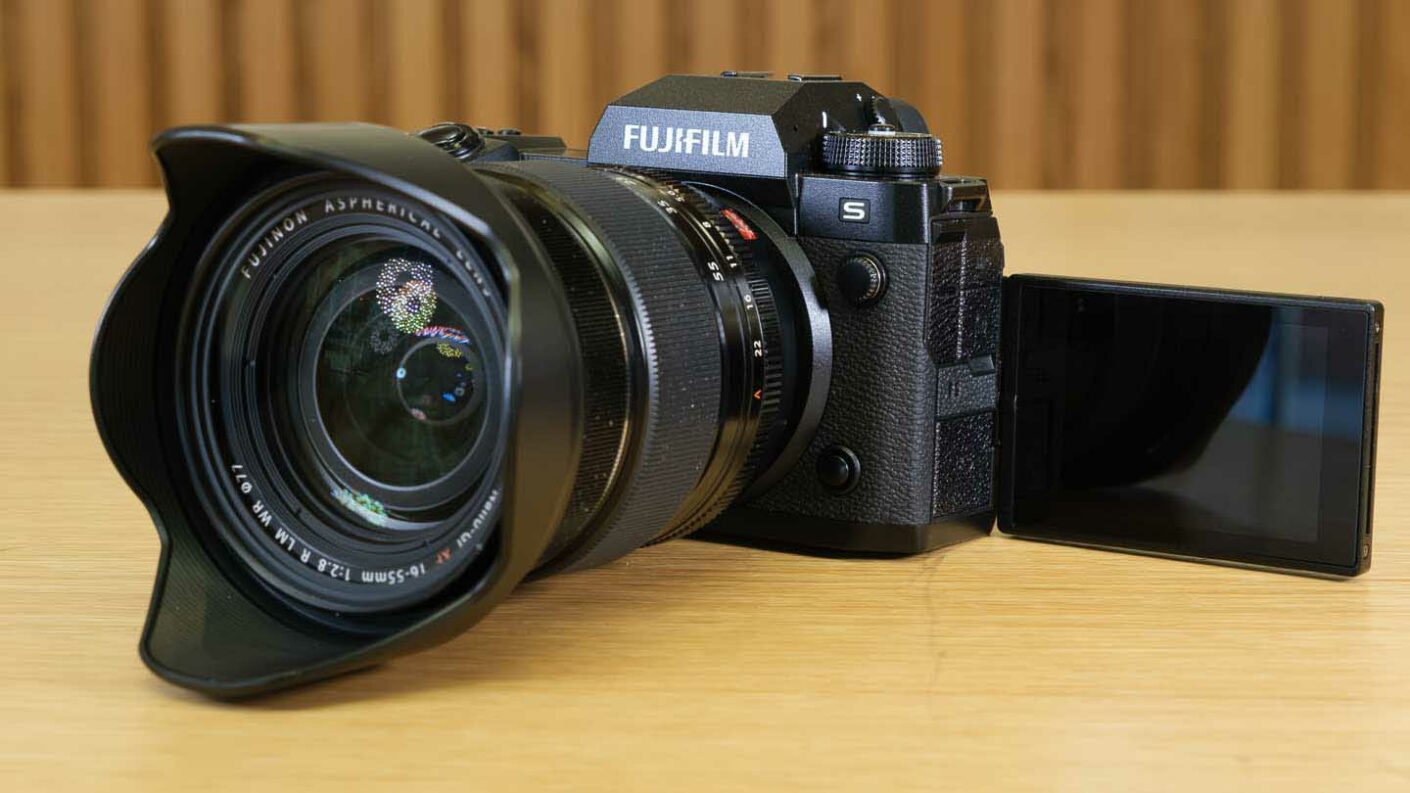 Tổng quan lại về Fujifilm X-H2S