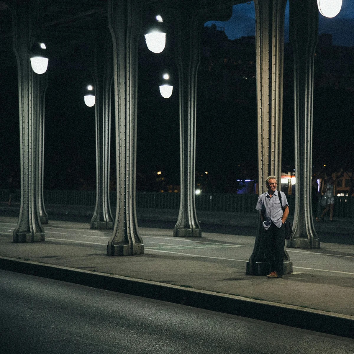 Mọi góc phố Paris đều mang hơi hướng điện ảnh