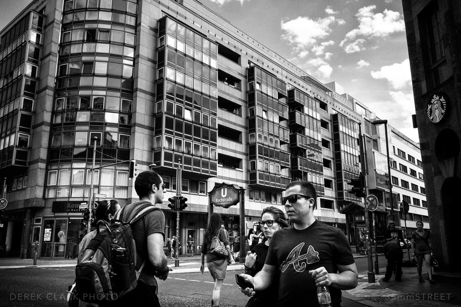 Ánh sáng tại Berlin phù hợp với nhiếp ảnh đường phố tối giản