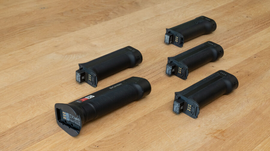 Ronin RS: Pin nằm trong tay cầm