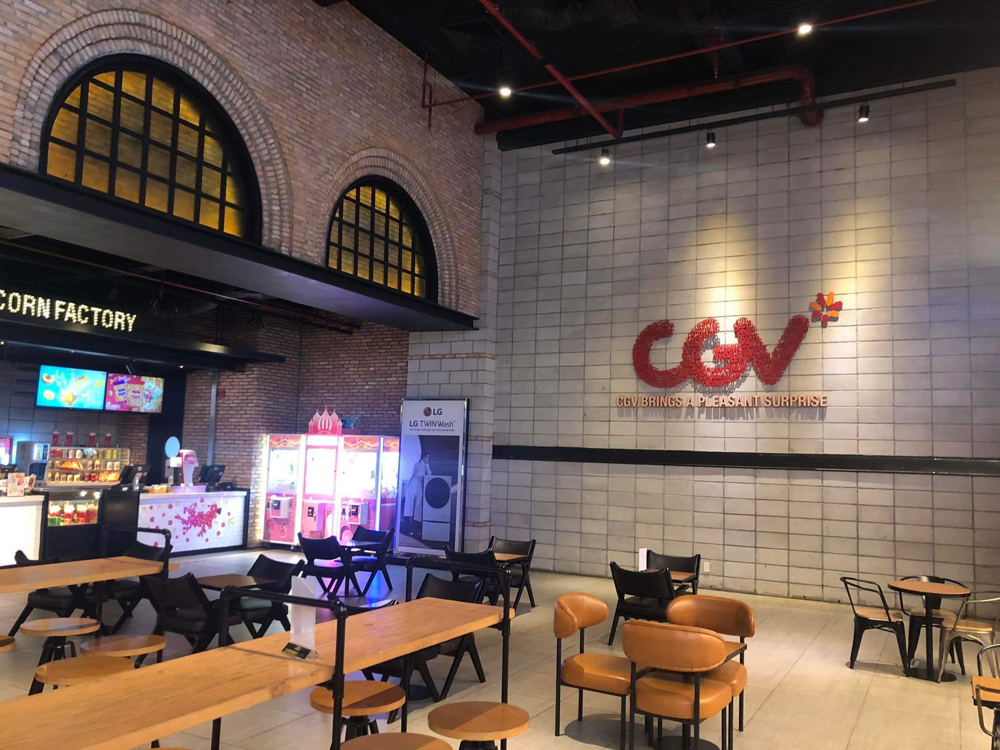 CGV của Vincom Nguyễn Chí Thanh là điểm hẹn hò thường niên trong mỗi dịp valentine