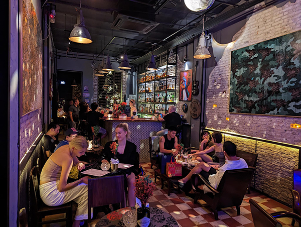 Saigon Cocktails có một không gian cổ điển đậm chất Sài Gòn xưa
