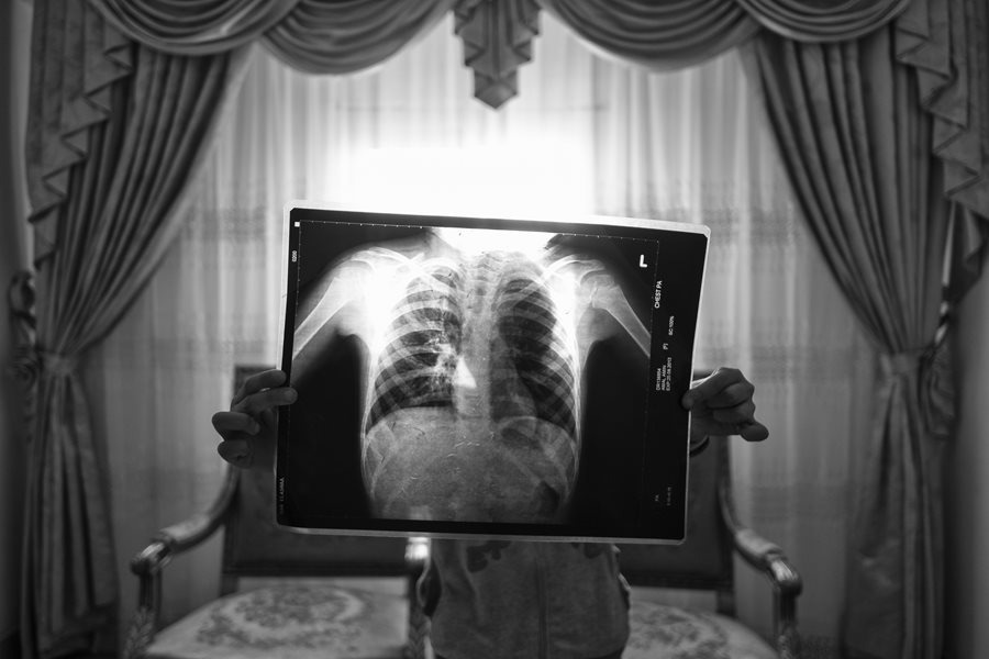 Moon Dust - Mohamed Mahdy